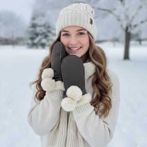 Surell Faux fur mittens. Suede Like Material. Small Or Medium Size.